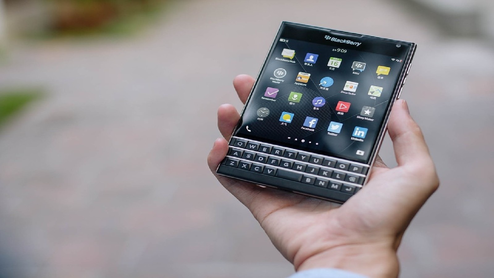 The ascension and decline of the BlackBerry